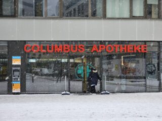 Columbus Apotheke, Winter, Schnee, Wien, Favoriten